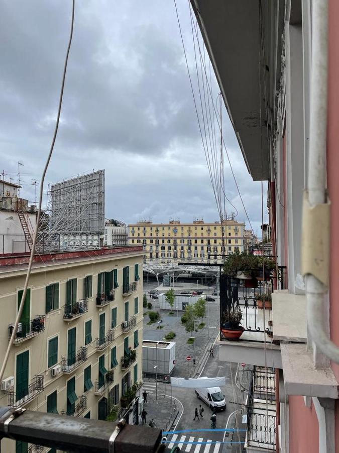 La Ferrovia Holiday Home Napoli Bagian luar foto