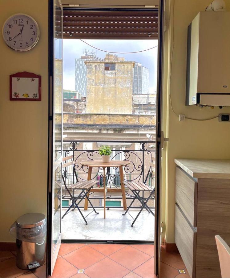La Ferrovia Holiday Home Napoli Bagian luar foto