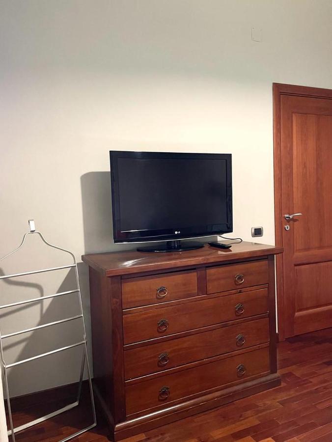 La Ferrovia Holiday Home Napoli Bagian luar foto
