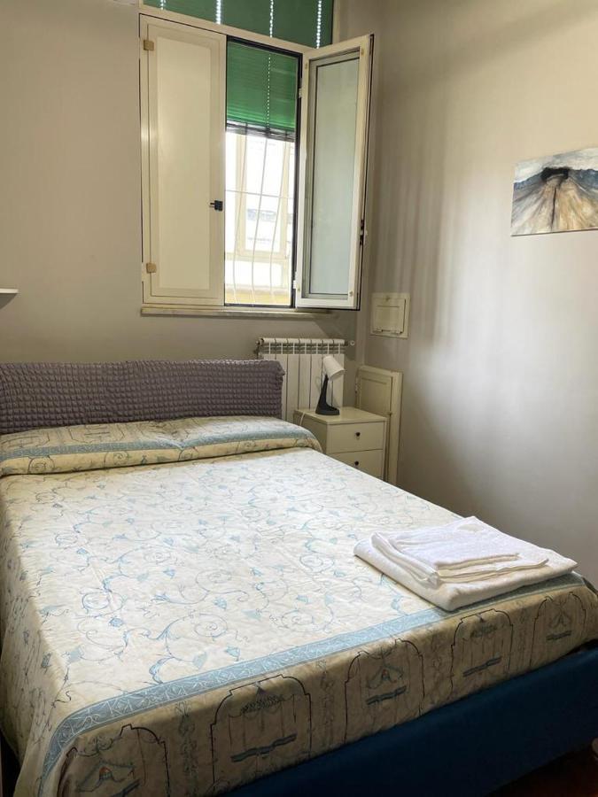 La Ferrovia Holiday Home Napoli Bagian luar foto