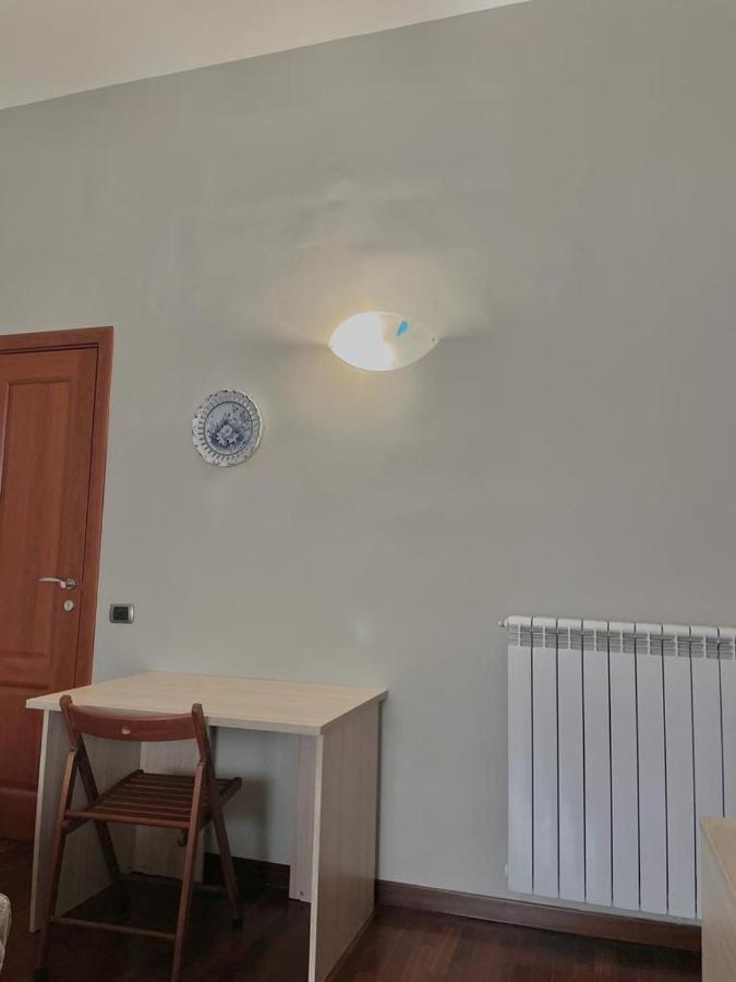 La Ferrovia Holiday Home Napoli Bagian luar foto